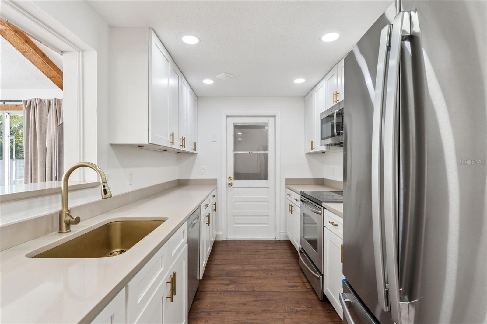 GOLDEN HEIGHTS - Residential