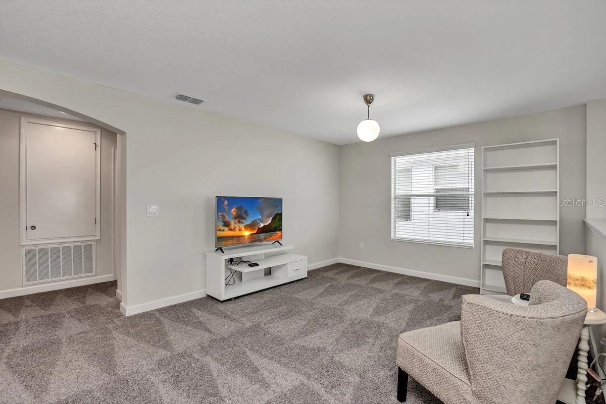 STOREY LAKE - Residential