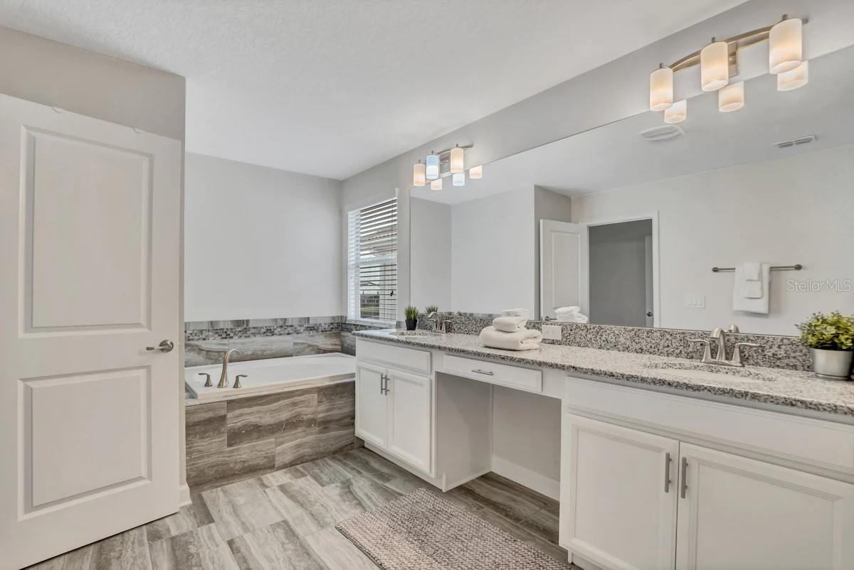 STOREY LAKE - Residential