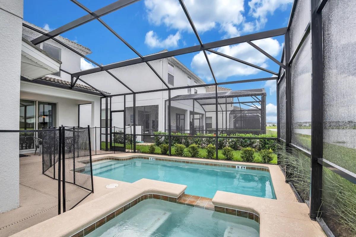 STOREY LAKE - Residential