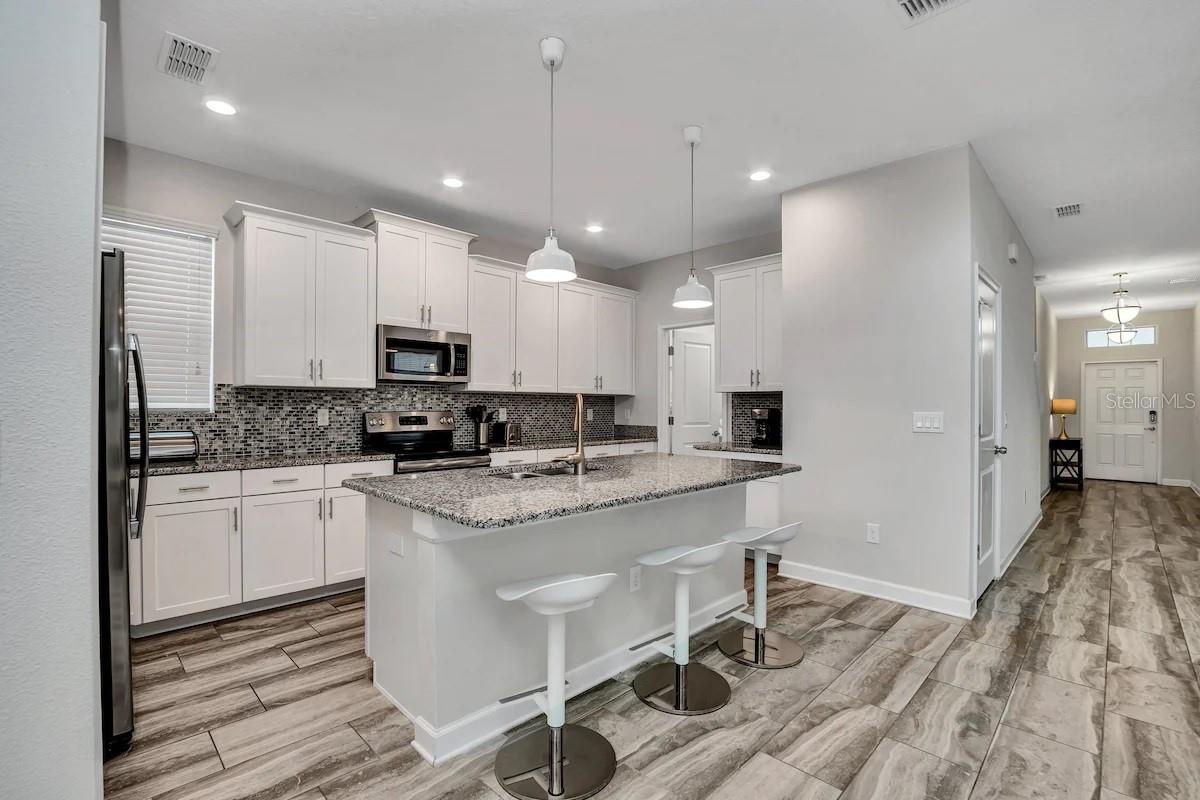 STOREY LAKE - Residential