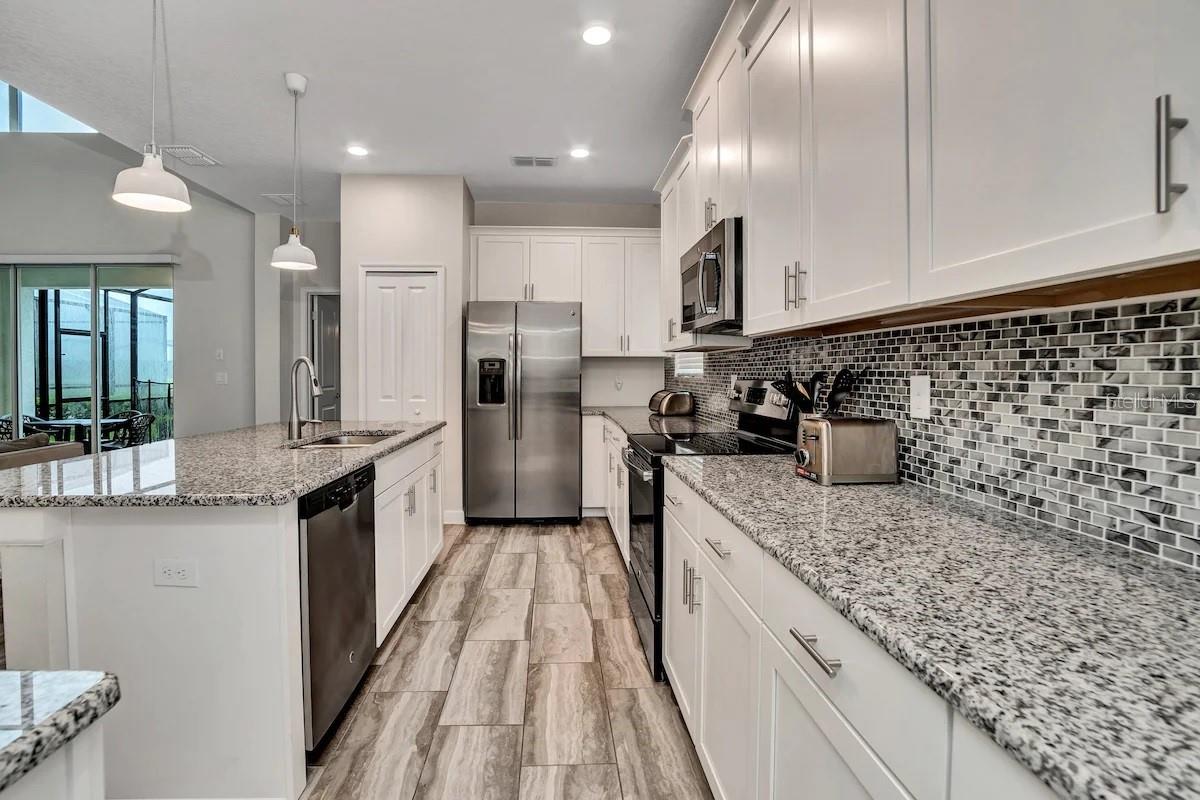 STOREY LAKE - Residential