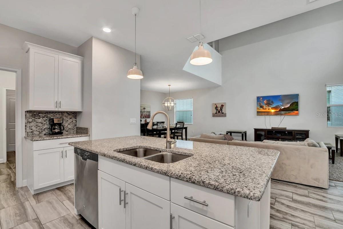 STOREY LAKE - Residential