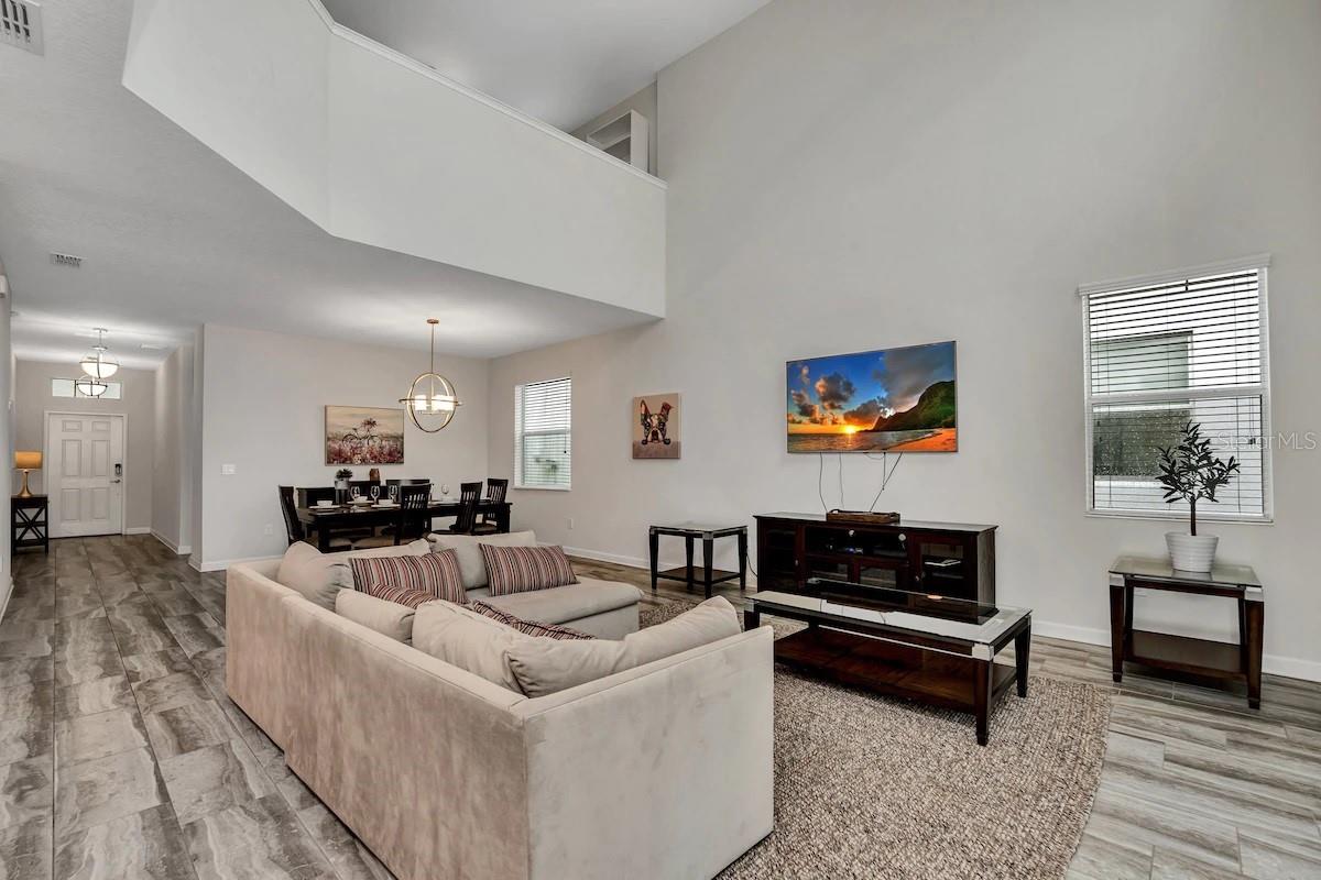 STOREY LAKE - Residential