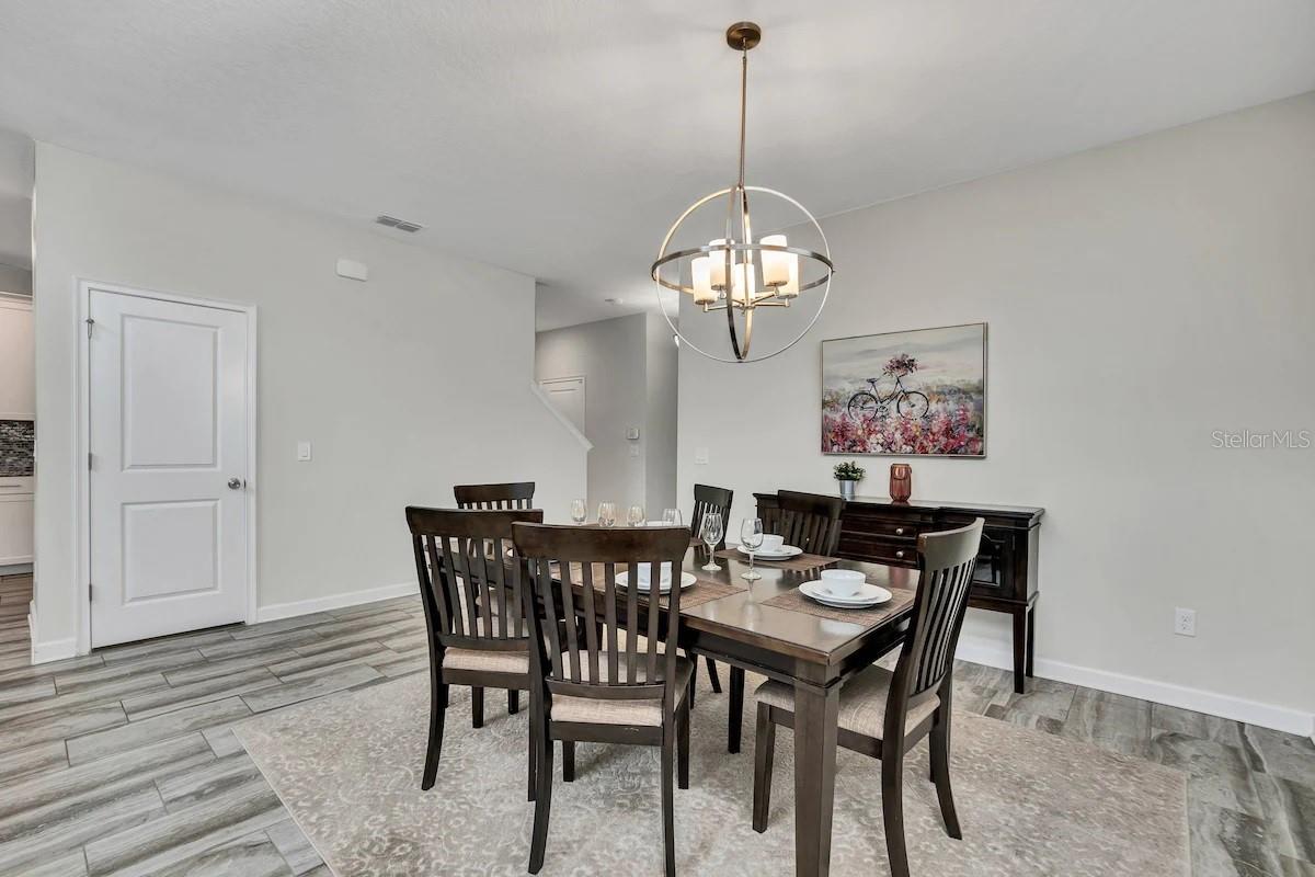 STOREY LAKE - Residential