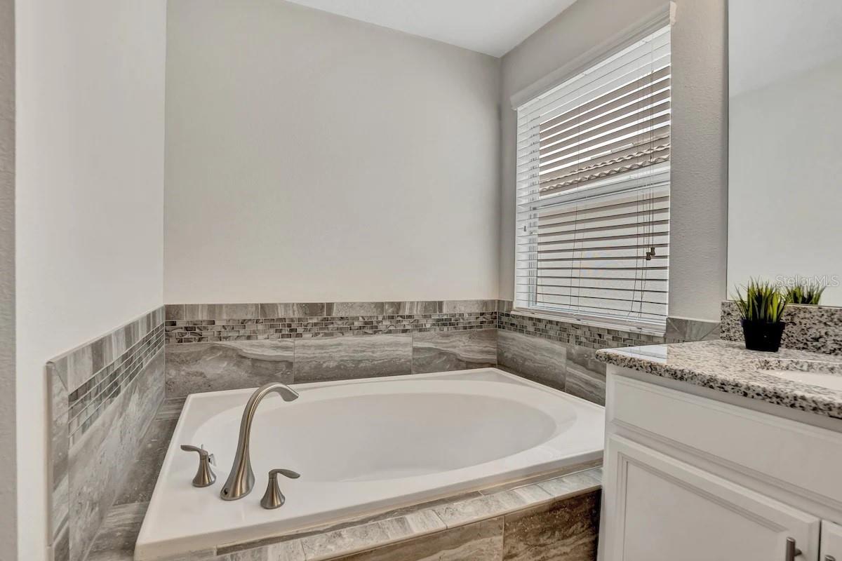 STOREY LAKE - Residential