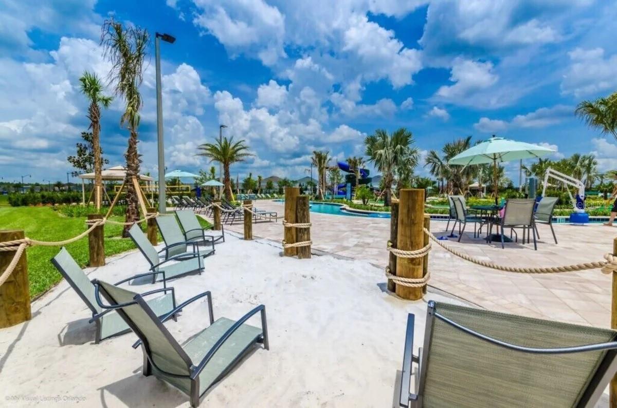 STOREY LAKE - Residential