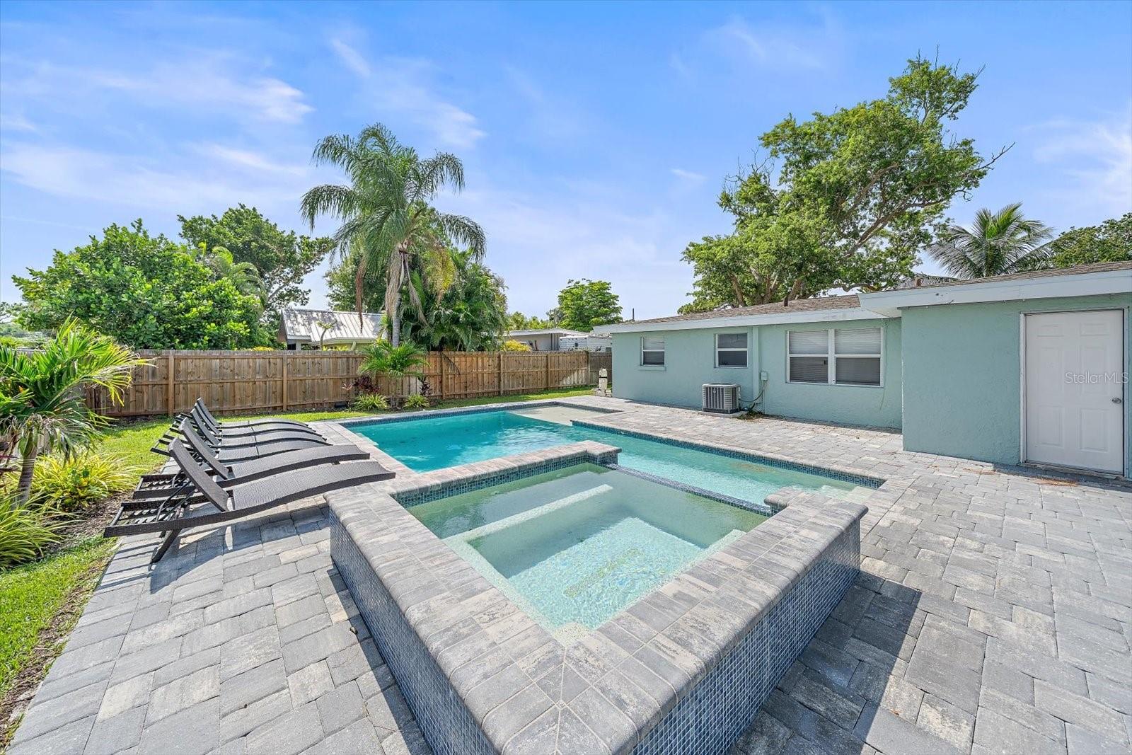 2135 LEE LANE