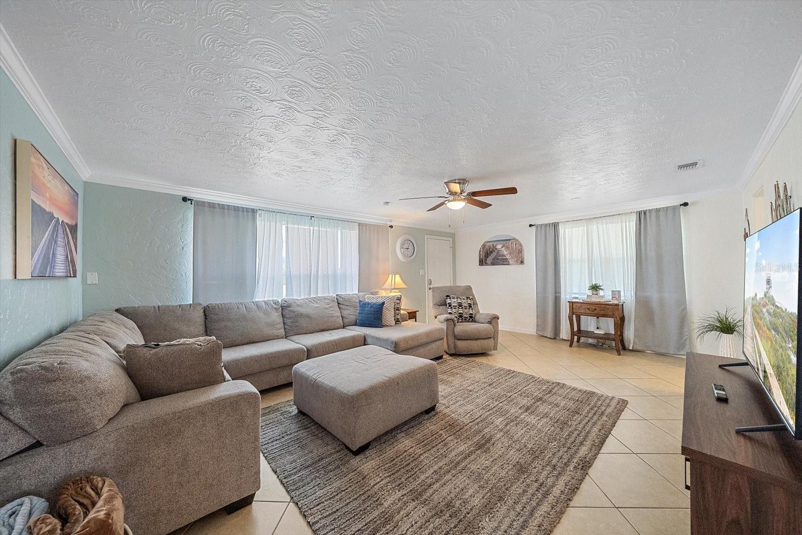 2135 LEE LANE
