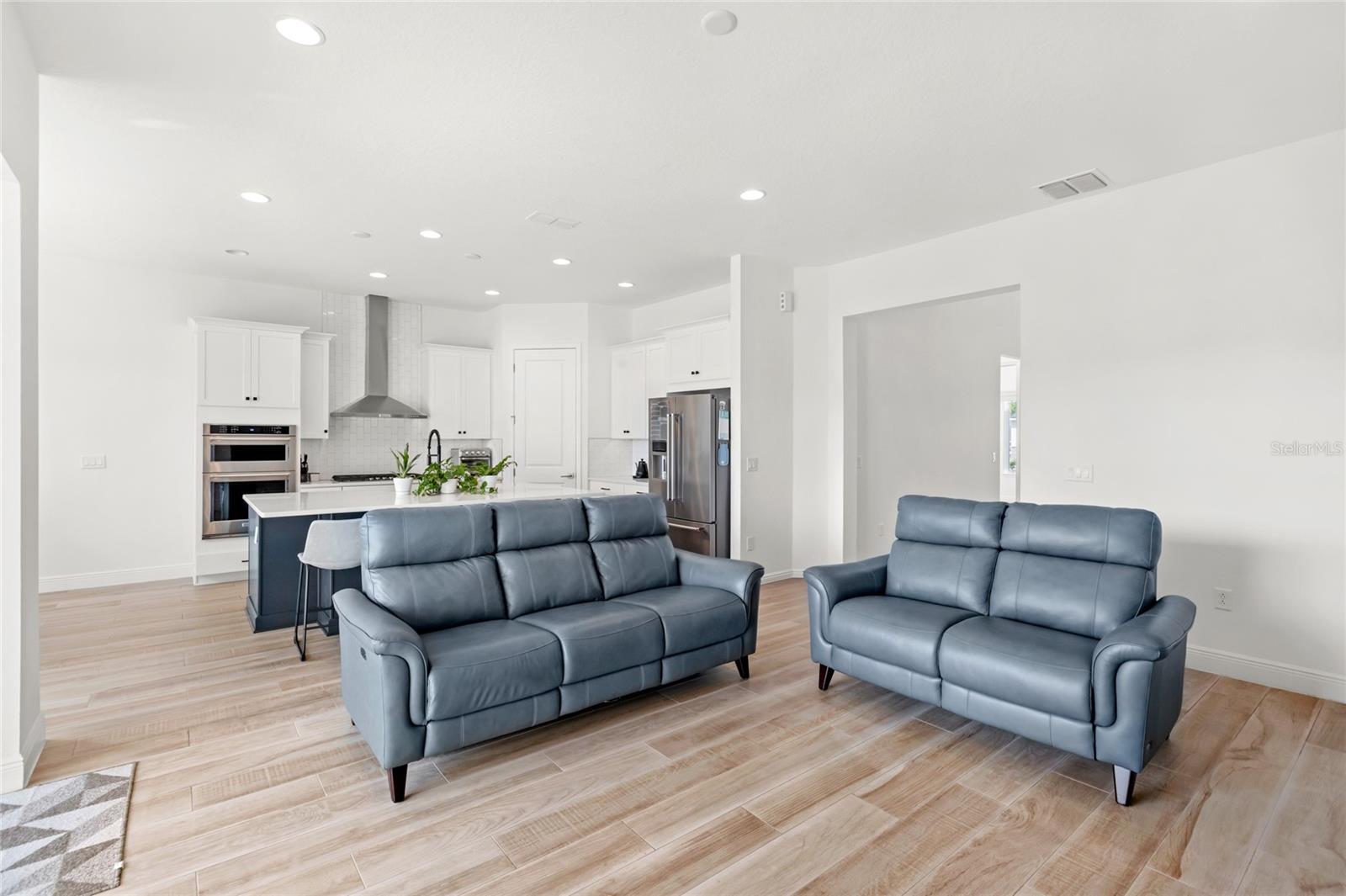 BELLA COLLINA WEST SUB - Residential