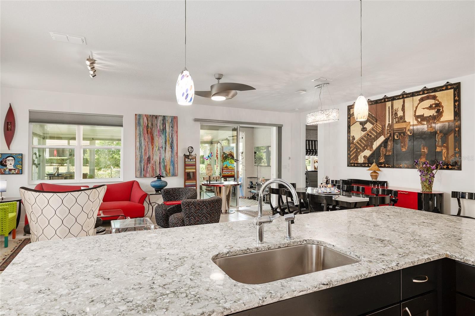 ON TOP OF THE WORLD - Residential
