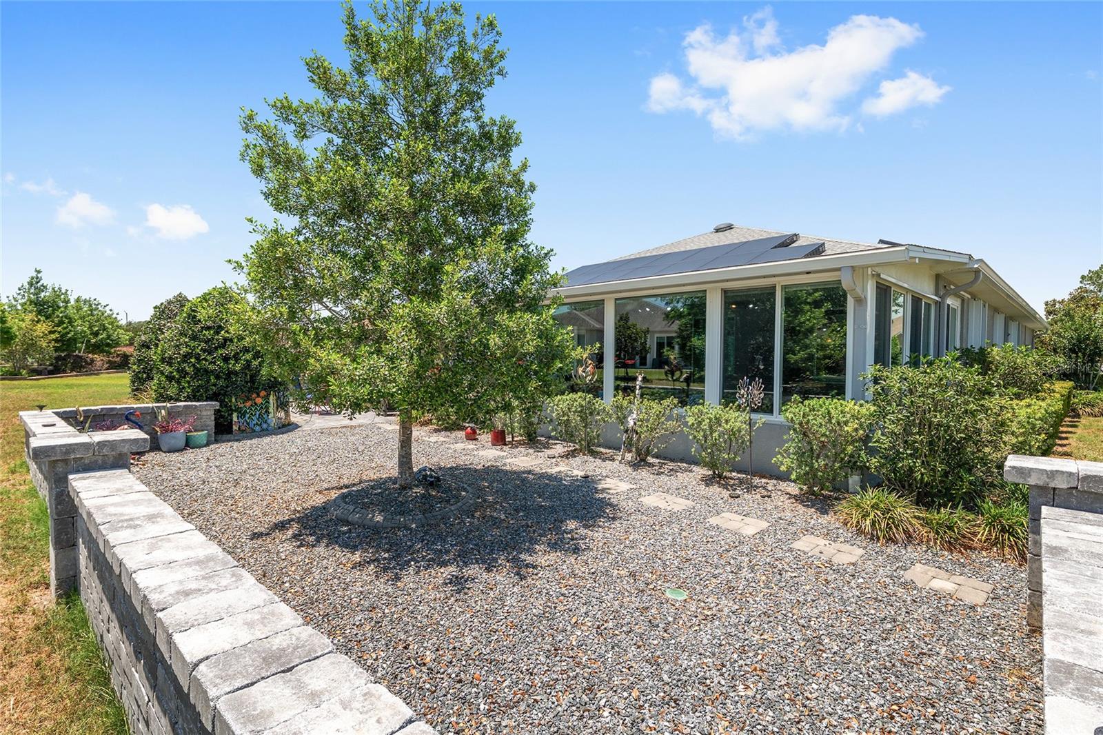 ON TOP OF THE WORLD - Residential