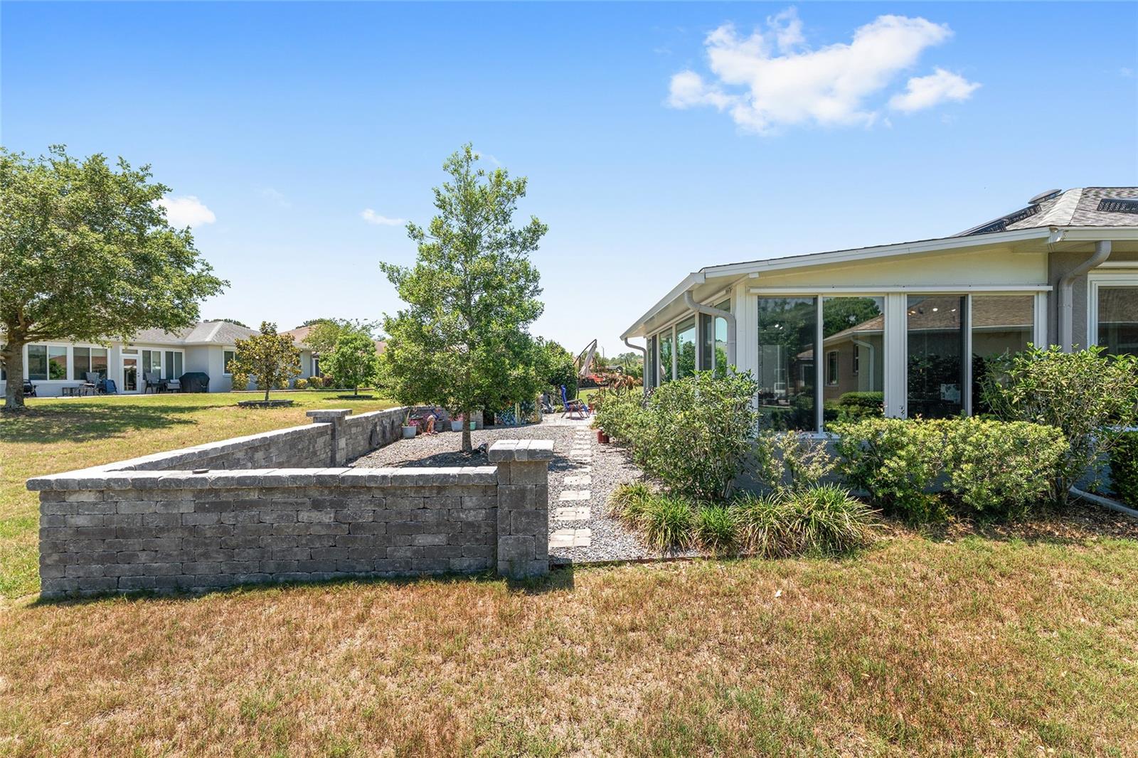 ON TOP OF THE WORLD - Residential