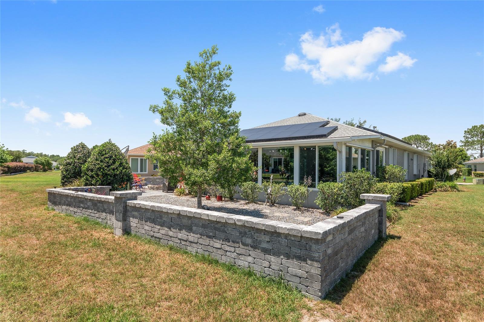 ON TOP OF THE WORLD - Residential