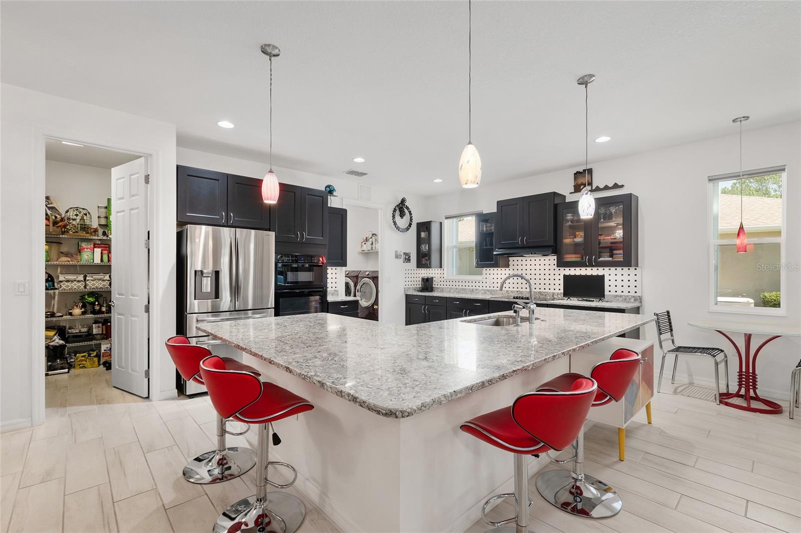 ON TOP OF THE WORLD - Residential