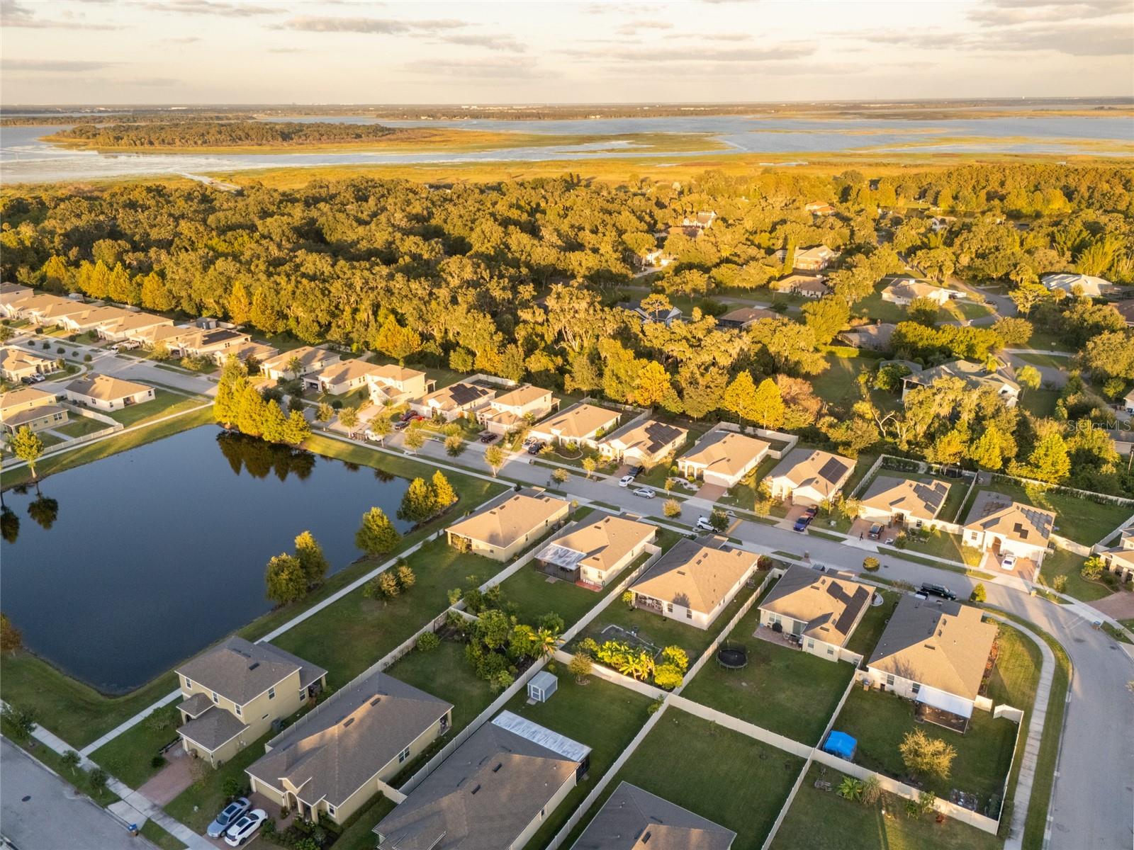 HARBOR SHORES - Residential