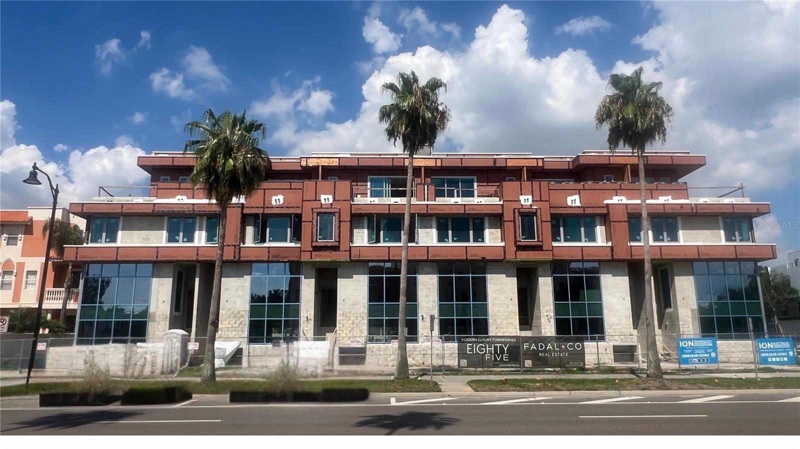 D2K | 85 DAVIS TOWNHOME - Residential