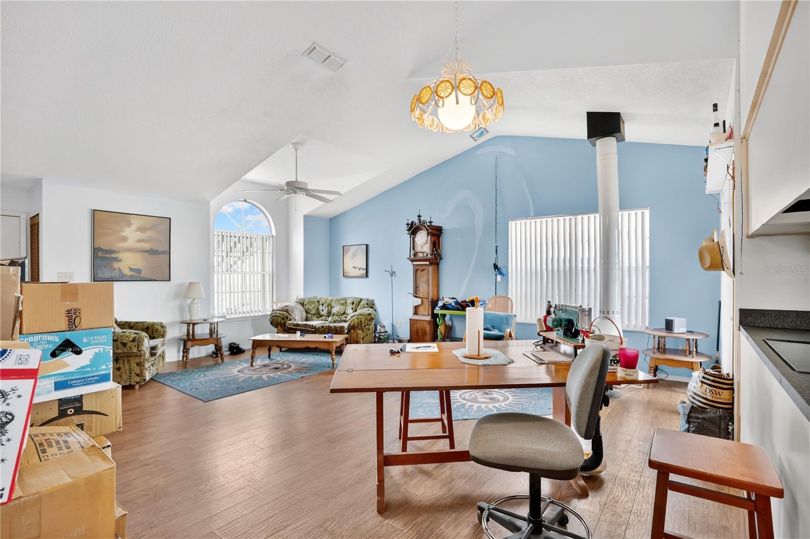 SURREY RIDGE - Residential