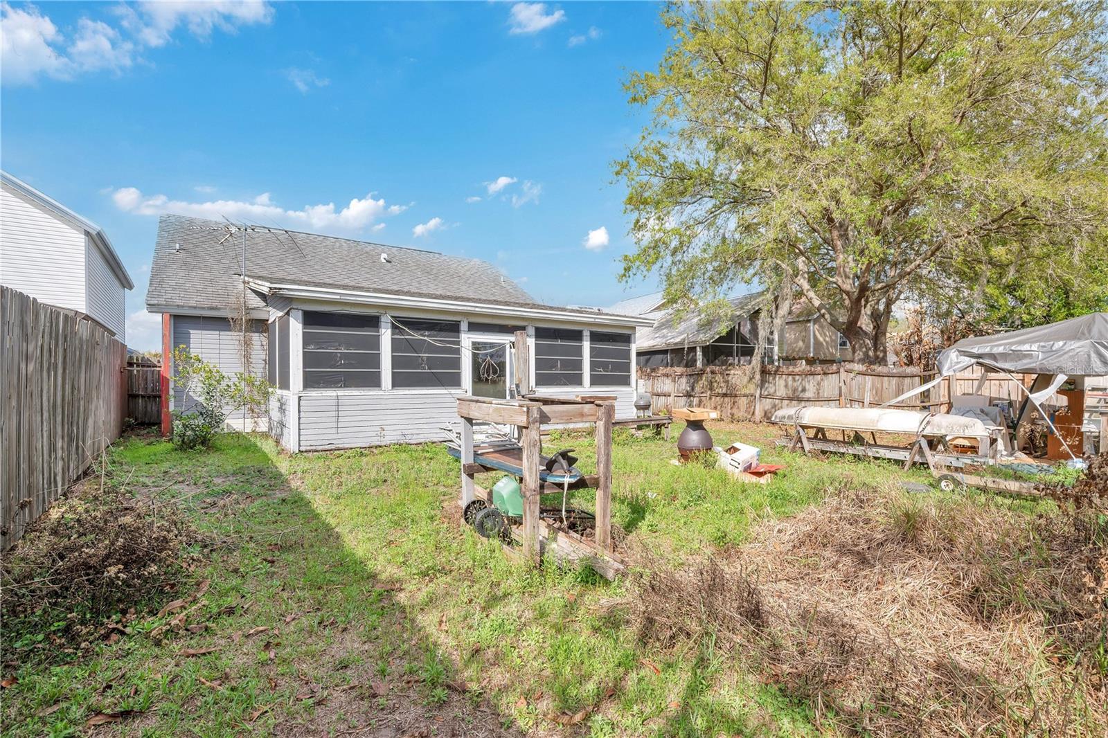 SURREY RIDGE - Residential