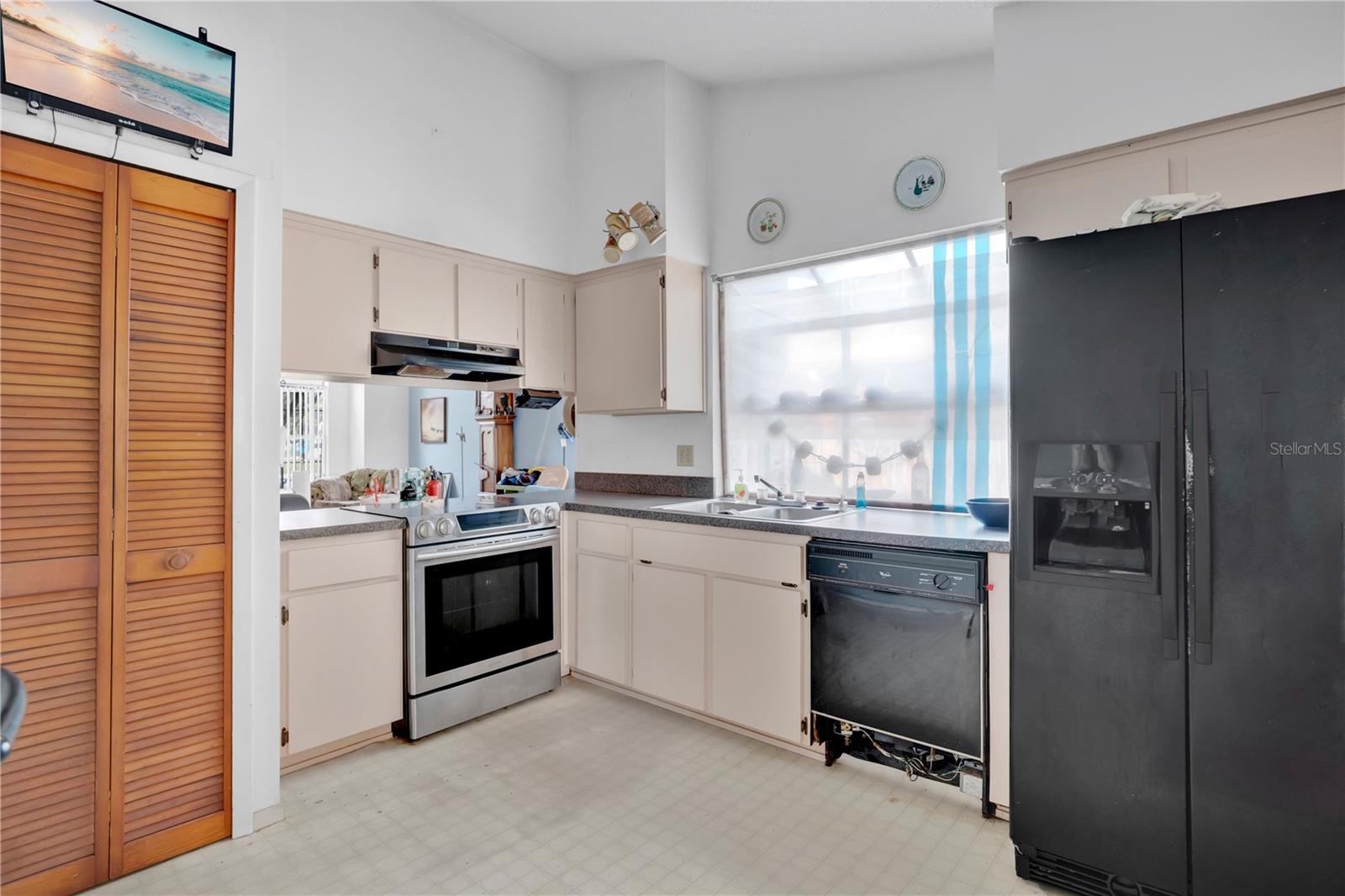 SURREY RIDGE - Residential