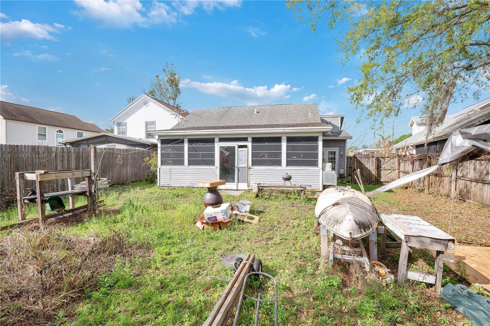 SURREY RIDGE - Residential