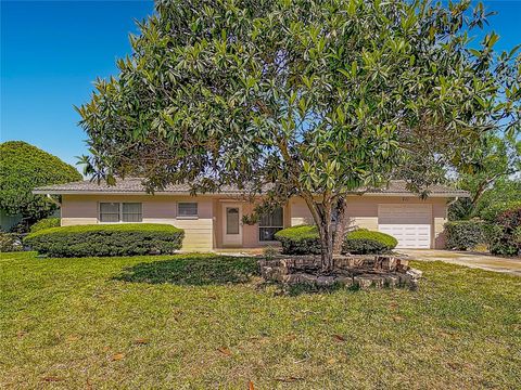 Photo of 211 NW Monroe Circle N, St Petersburg, FL 33702 (MLS # TB8504397)