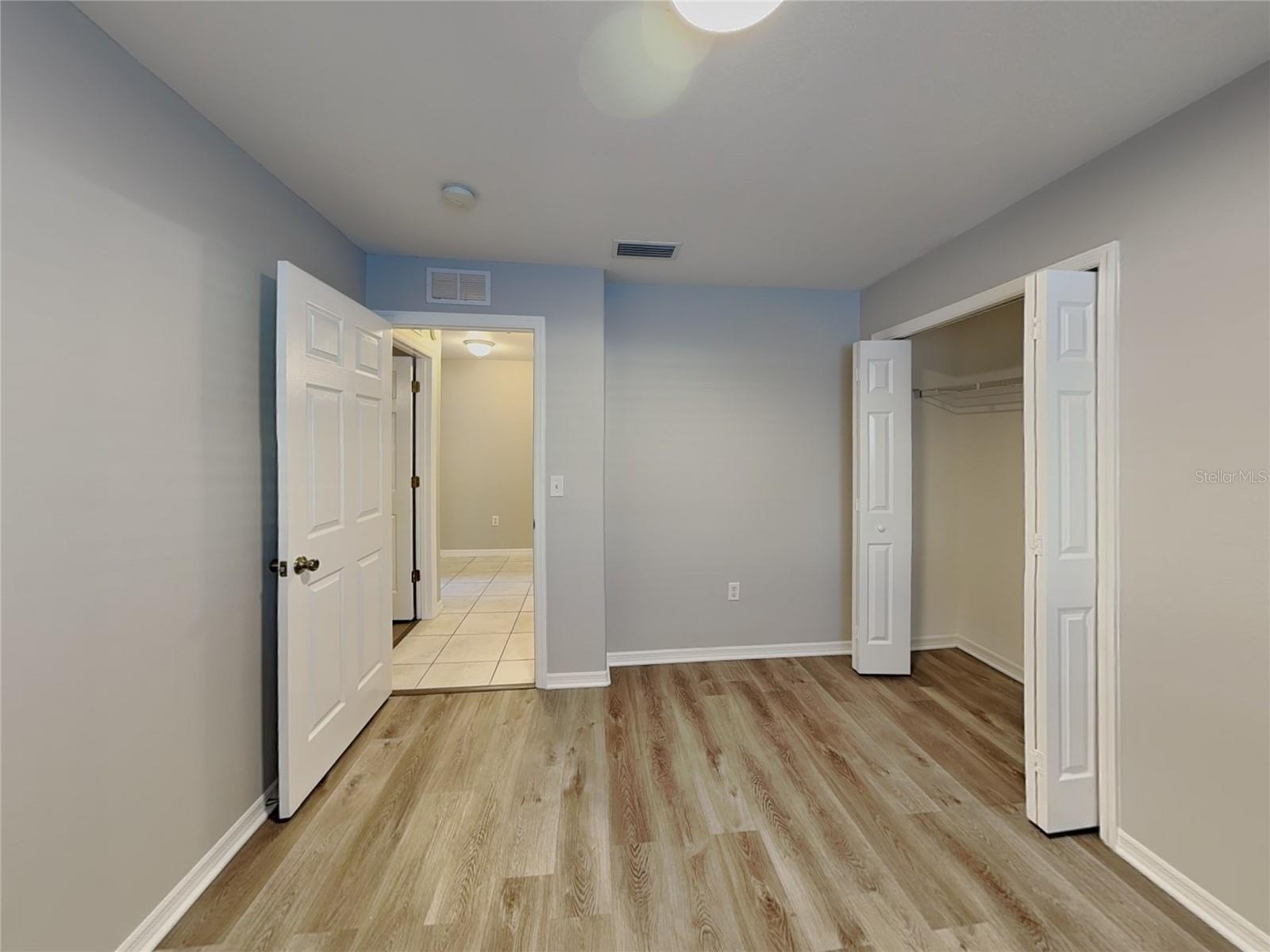 NORTH OAKS ESTATES - Residential Lease