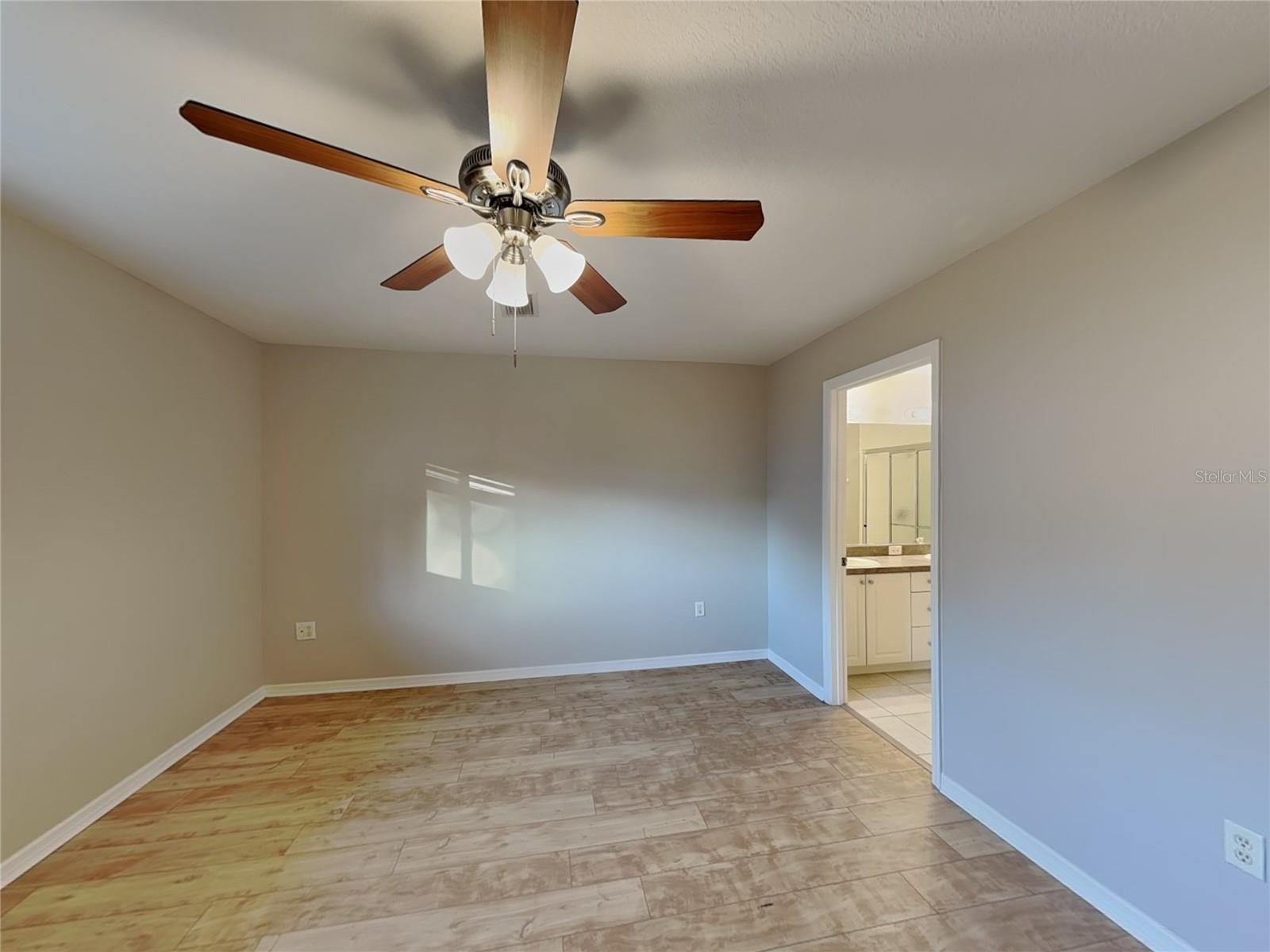 NORTH OAKS ESTATES - Residential Lease