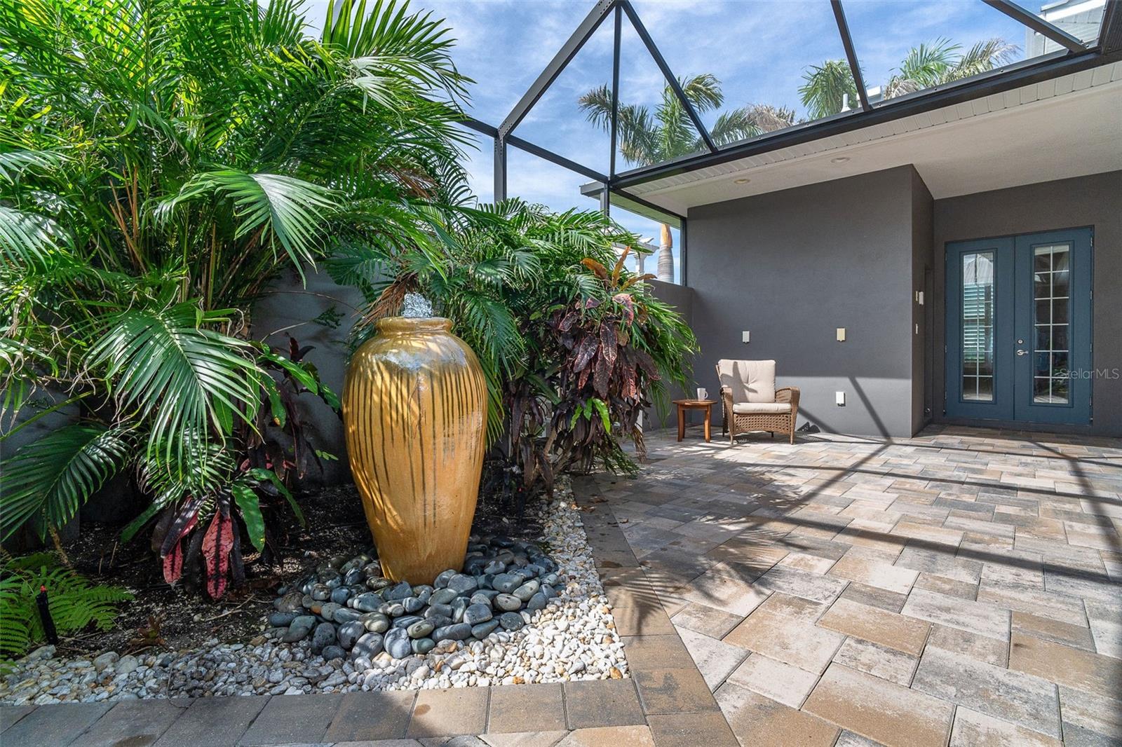 CORAL CAYE - Residential