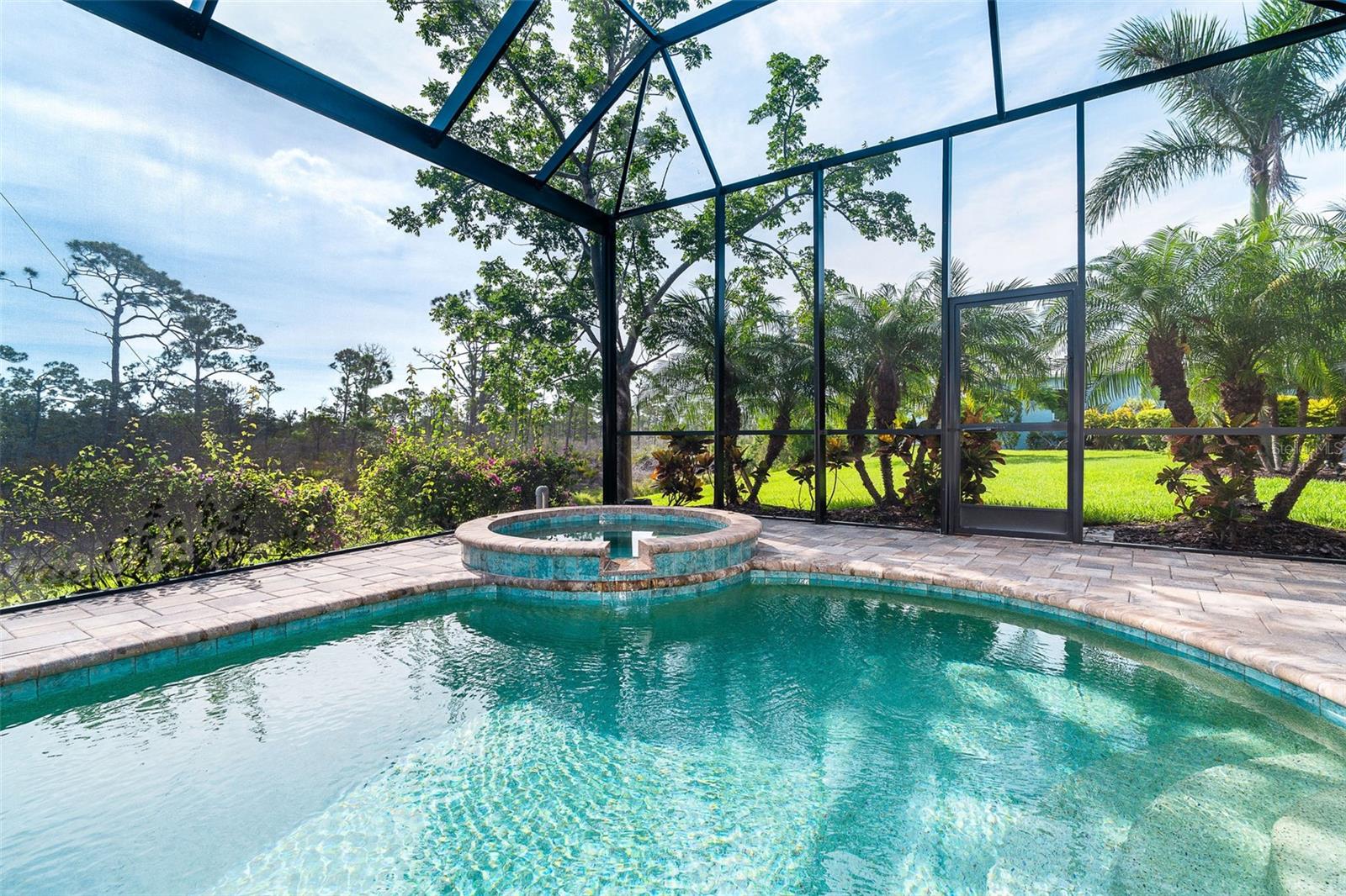 CORAL CAYE - Residential