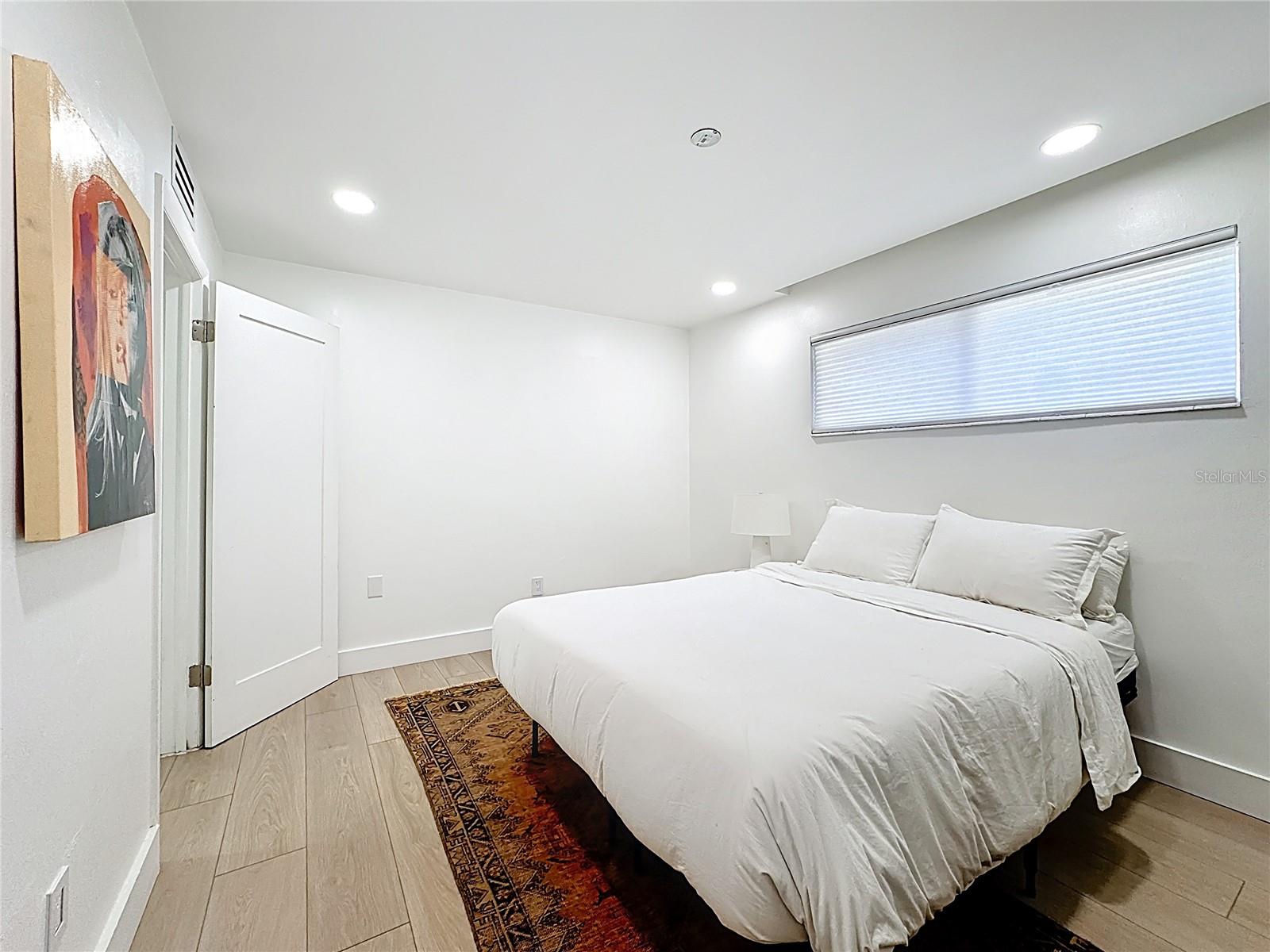 LAKE FAIRVIEW CONDO - Residential