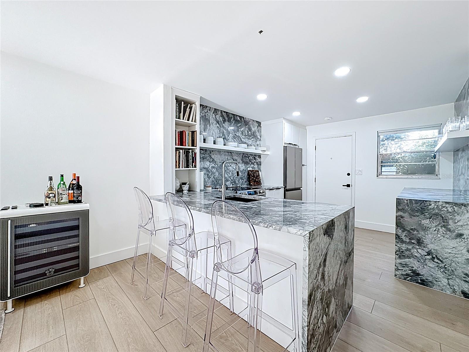 LAKE FAIRVIEW CONDO - Residential