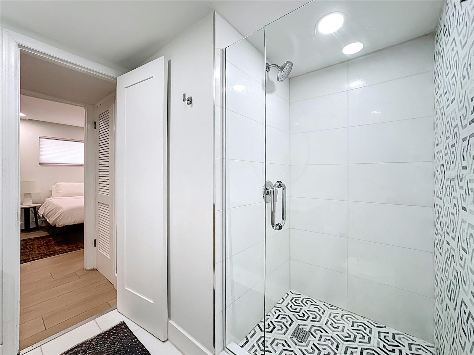 LAKE FAIRVIEW CONDO - Residential