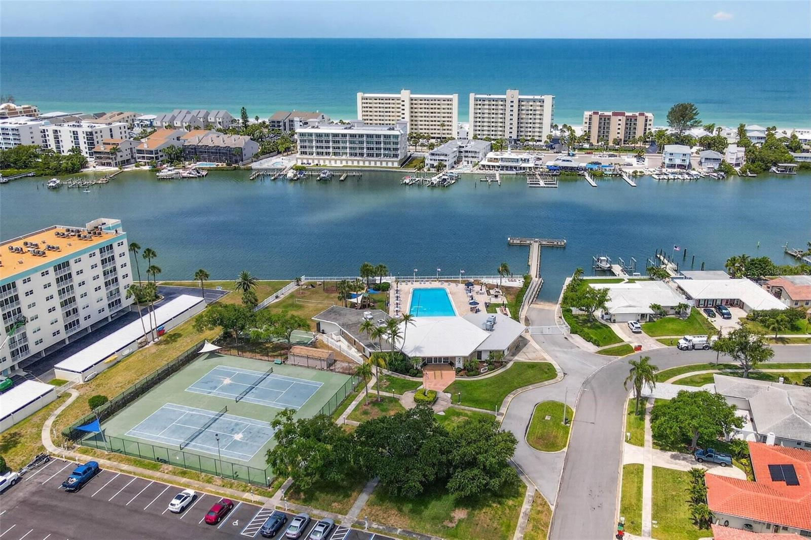 IMPERIAL POINT - Residential