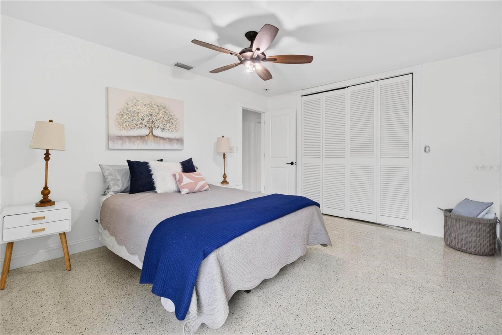 IMPERIAL POINT - Residential