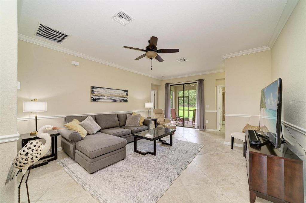 Photo of 6810 Willowshire Way, Bradenton, FL 34212 (MLS # A4688334)