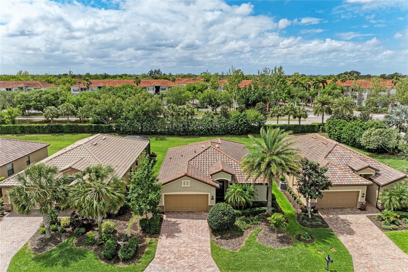 RIVER STRAND - Residential