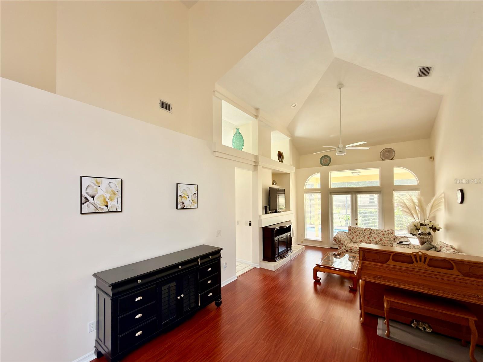 STRATTON HILL - Residential