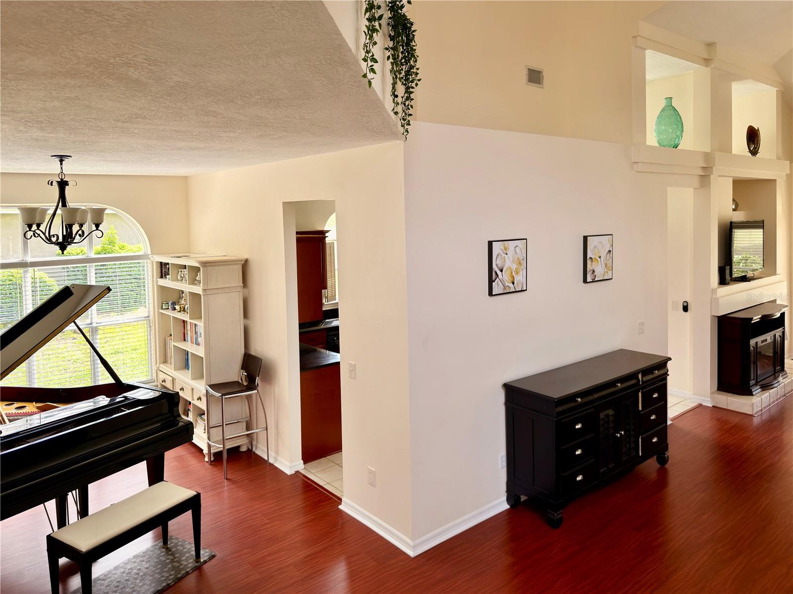 STRATTON HILL - Residential