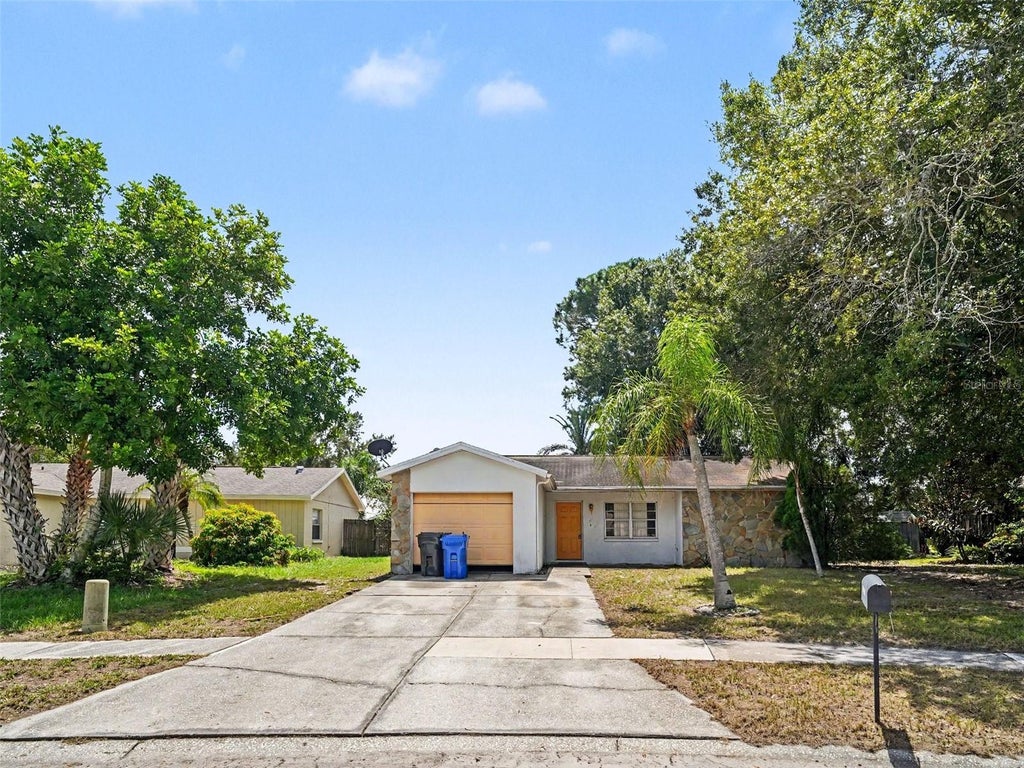 Photo of 11329 Blackbark Dr, Riverview, FL 33579 (MLS # TB8544258)