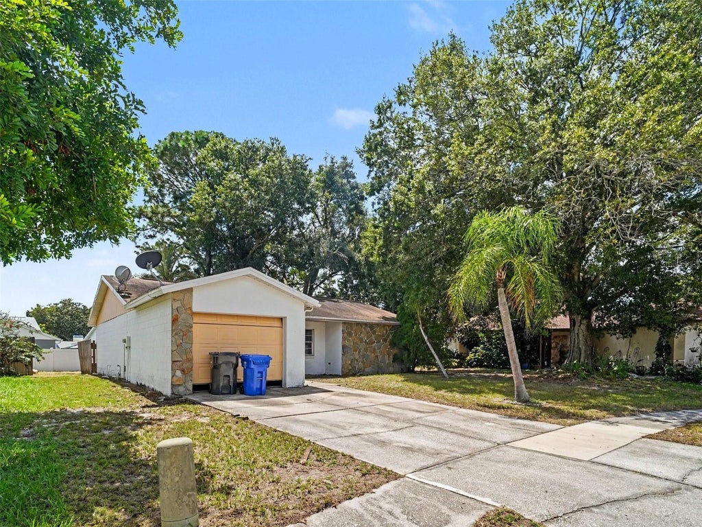 Photo of 11329 Blackbark Dr, Riverview, FL 33579 (MLS # TB8544258)