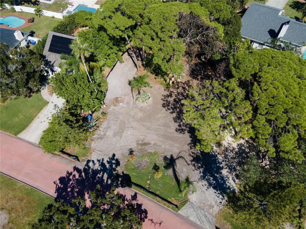 Photo of 1125 Friendly Way S, St Petersburg, FL 33705 (MLS # TB8412742)