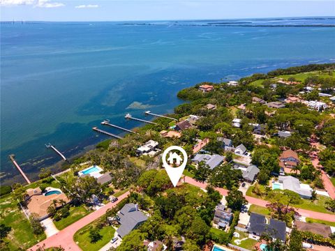 Photo of 1125 Friendly Way S, St Petersburg, FL 33705 (MLS # TB8412742) Photo of 1125 Friendly Way S, St Petersburg, FL 33705 (MLS # TB8412742)
