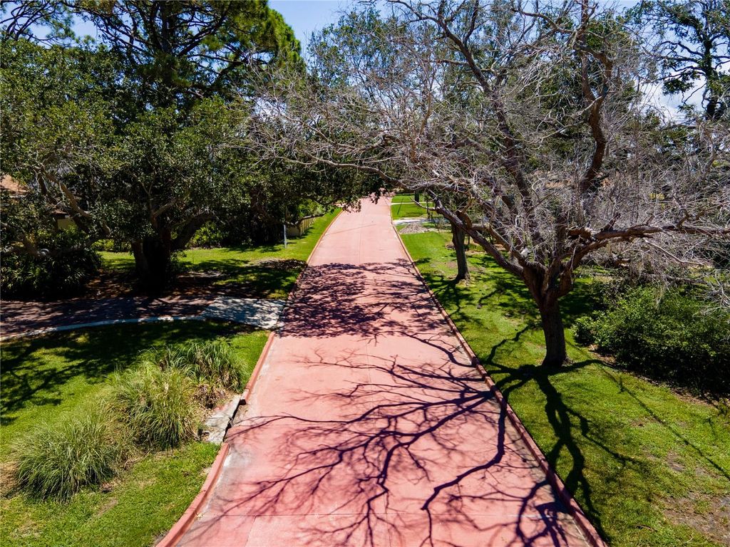 Photo of 1125 Friendly Way S, St Petersburg, FL 33705 (MLS # TB8412742)