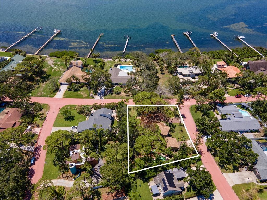 Photo of 1125 Friendly Way S, St Petersburg, FL 33705 (MLS # TB8412742)