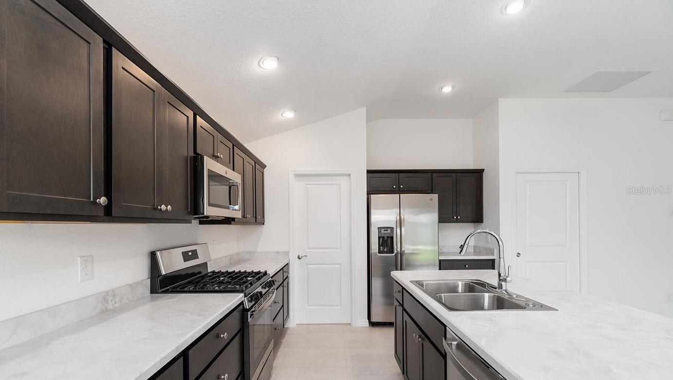 SAINT CAHTERINE - Residential Lease