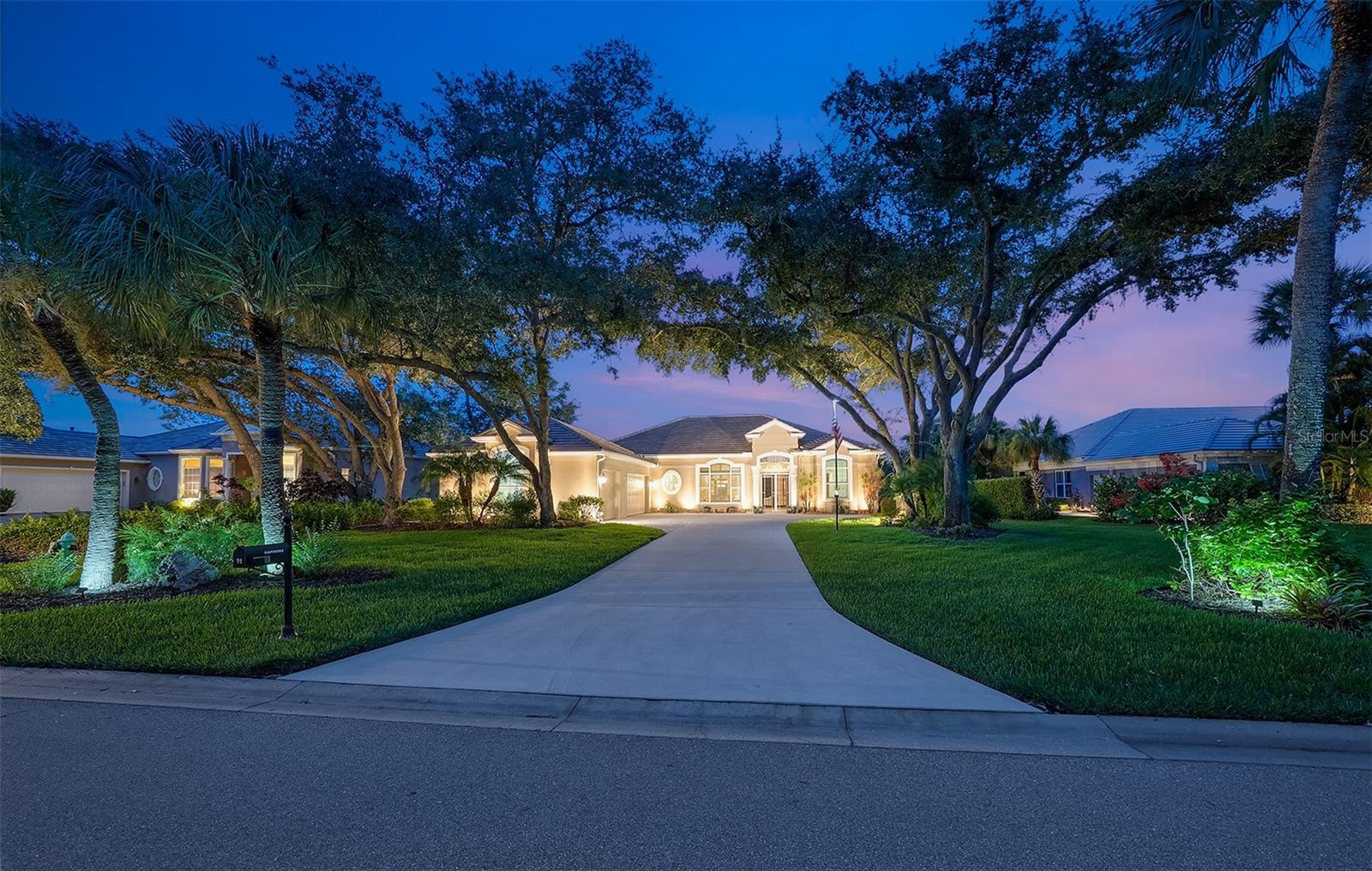 11 N CAYMAN ISLES BOULEVARD