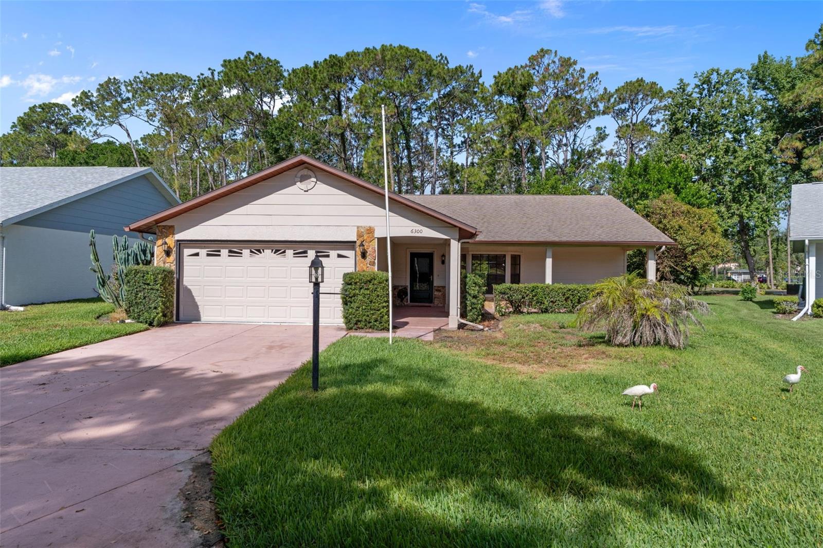 6300 DARIEN WAY