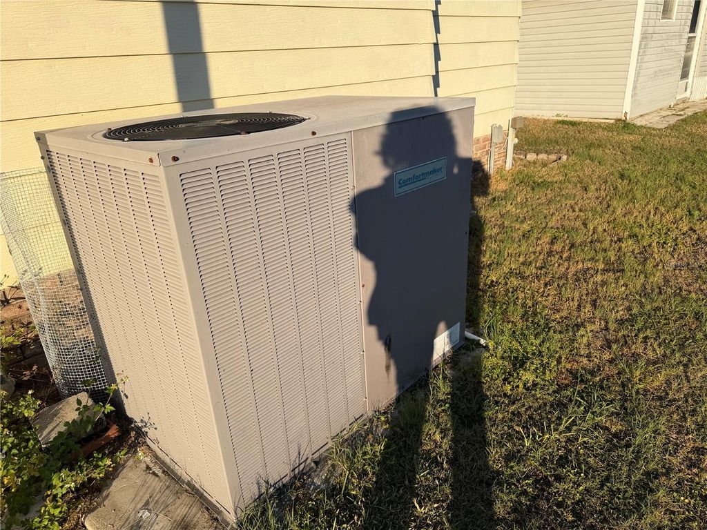 Photo of 4165 Rolling Oaks Drive, Winter Haven, FL 33880 (MLS # B4902127)