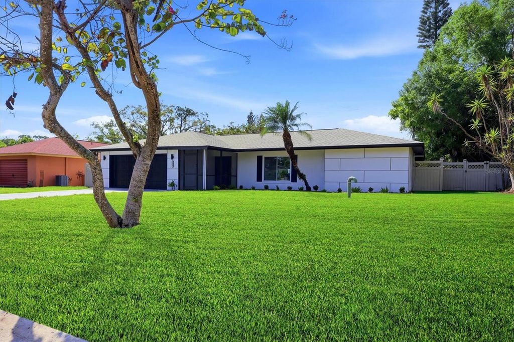 Photo of 2324 Riverwood Pines Drive, Sarasota, FL 34231 (MLS # N6143475)